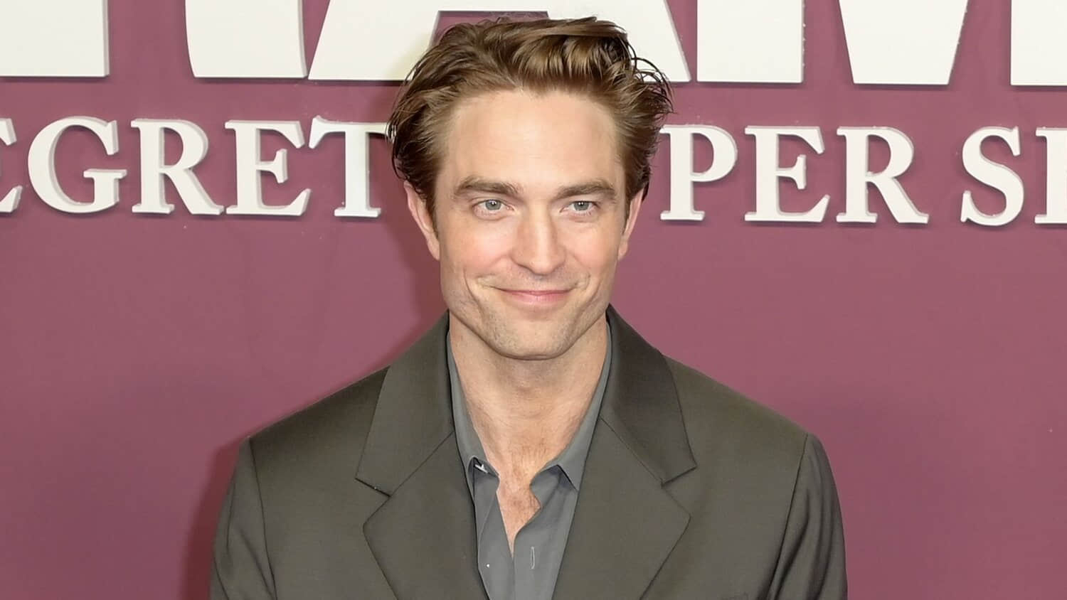 robert-pattinson-on-the-red-carpet-for-the-drama.jpeg