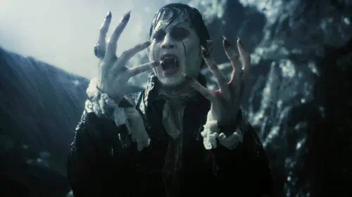 assets/dark-shadows-movie-johnny-depp.jpeg