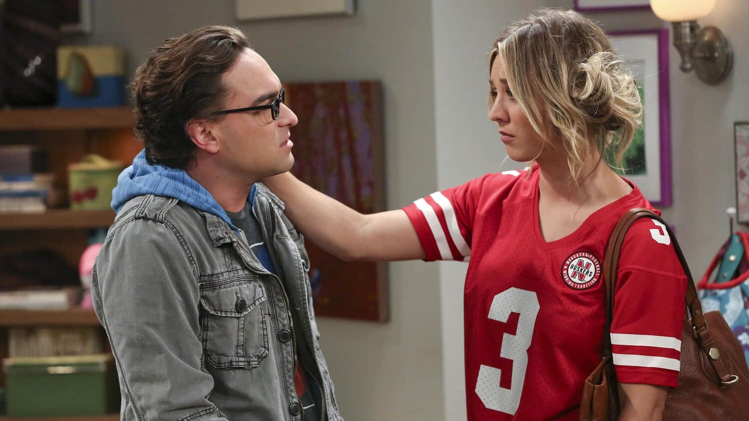 johnny-galecki-and-kaley-cuoco-in-the-big-bang-theory.jpeg