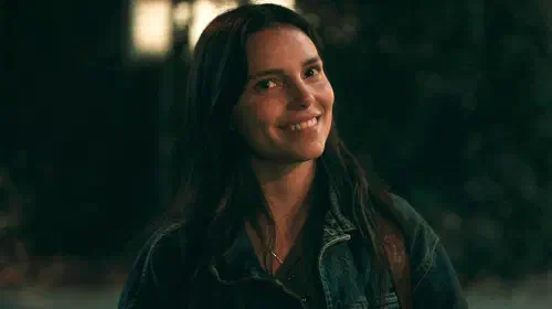 assets/inde-navarrette-smiling-as-nikki-in-obsession.jpeg