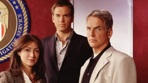 assets/mark-harmon-and-two-other-cast-members-in-season-1-of-ncis.jpeg