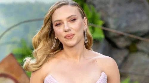assets/scarlett-johansson-red-carpet.jpeg
