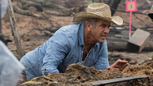 assets/mel-gibson-in-hacksaw-ridge.jpeg