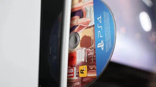 assets/sony-fans-collect-30000-signatures-to-save-ps-physical-discs.jpeg