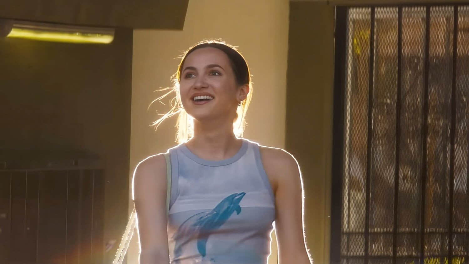 maude-apatow-in-one-of-them-days.jpeg