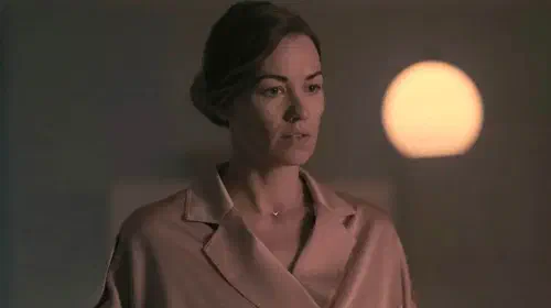 assets/yvonnestrahovski-in-the-handmaid-s-tale.jpeg