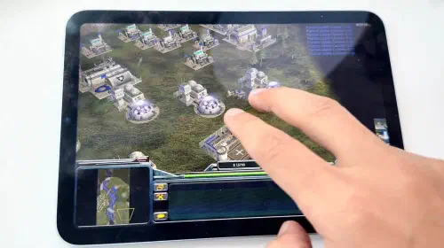 assets/Running-Command-Conquer-Generals-Zero-Hour-on-iPad.jpeg