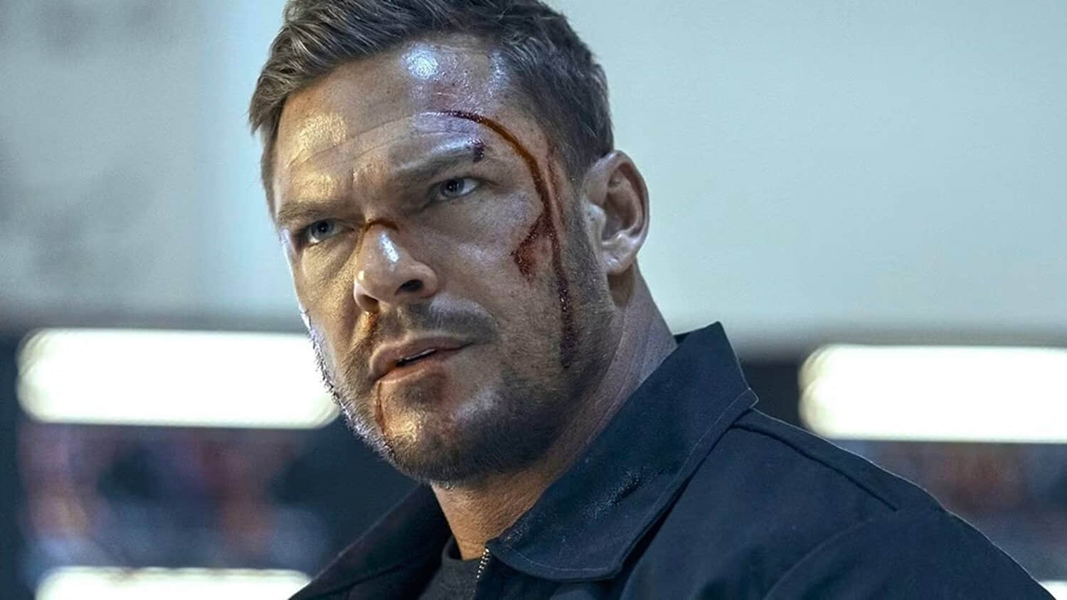alan-ritchson-in-reacher-1.jpeg