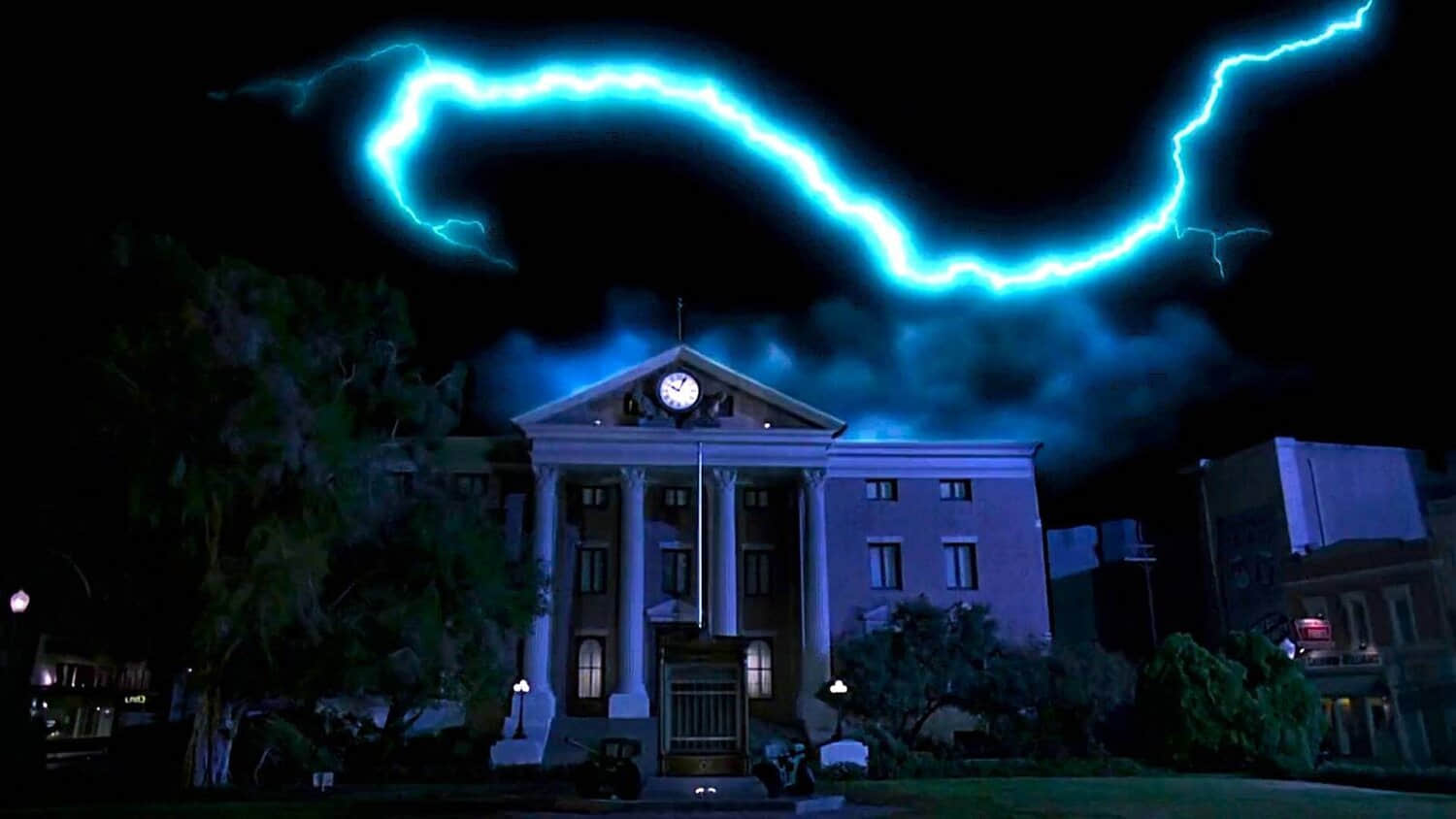 lightning-strikes-a-clock-in-back-to-the-future.jpeg