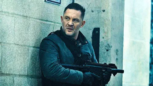 assets/tom-hardy-in-mobland.jpeg