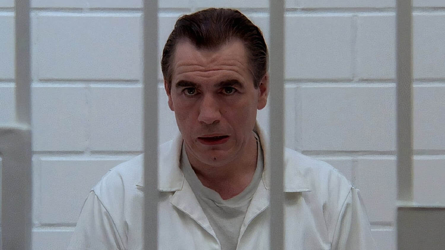 brian-cox-as-dr-hannibal-lecktor-in-his-cell-in-manhunter-1.jpeg