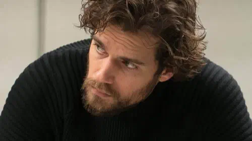 assets/love-the-curls-of-walter-marshall-night-hunter-v0-pzmw7za1pq2a1.jpeg