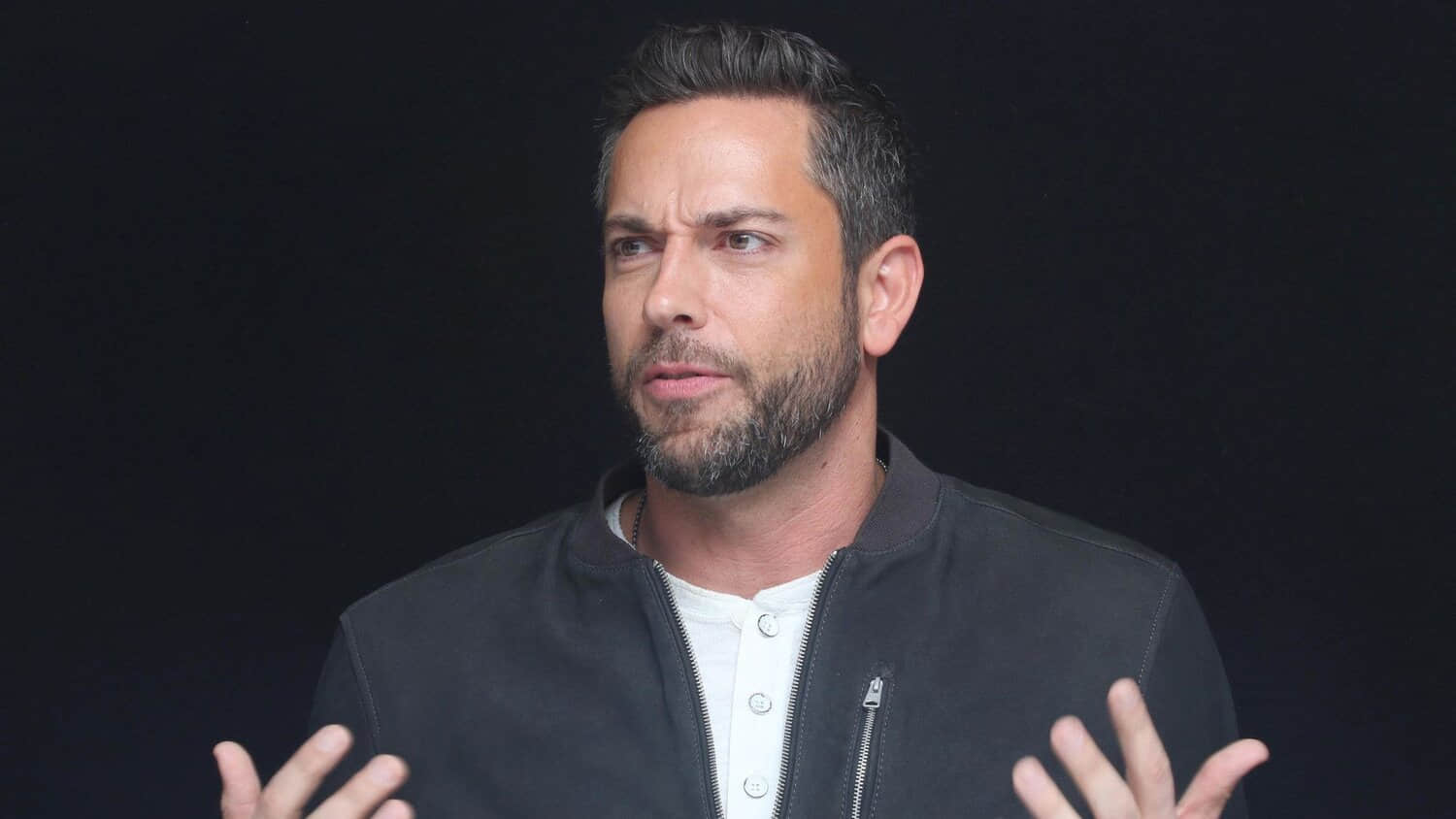 zachary-levi-at-an-event.jpeg