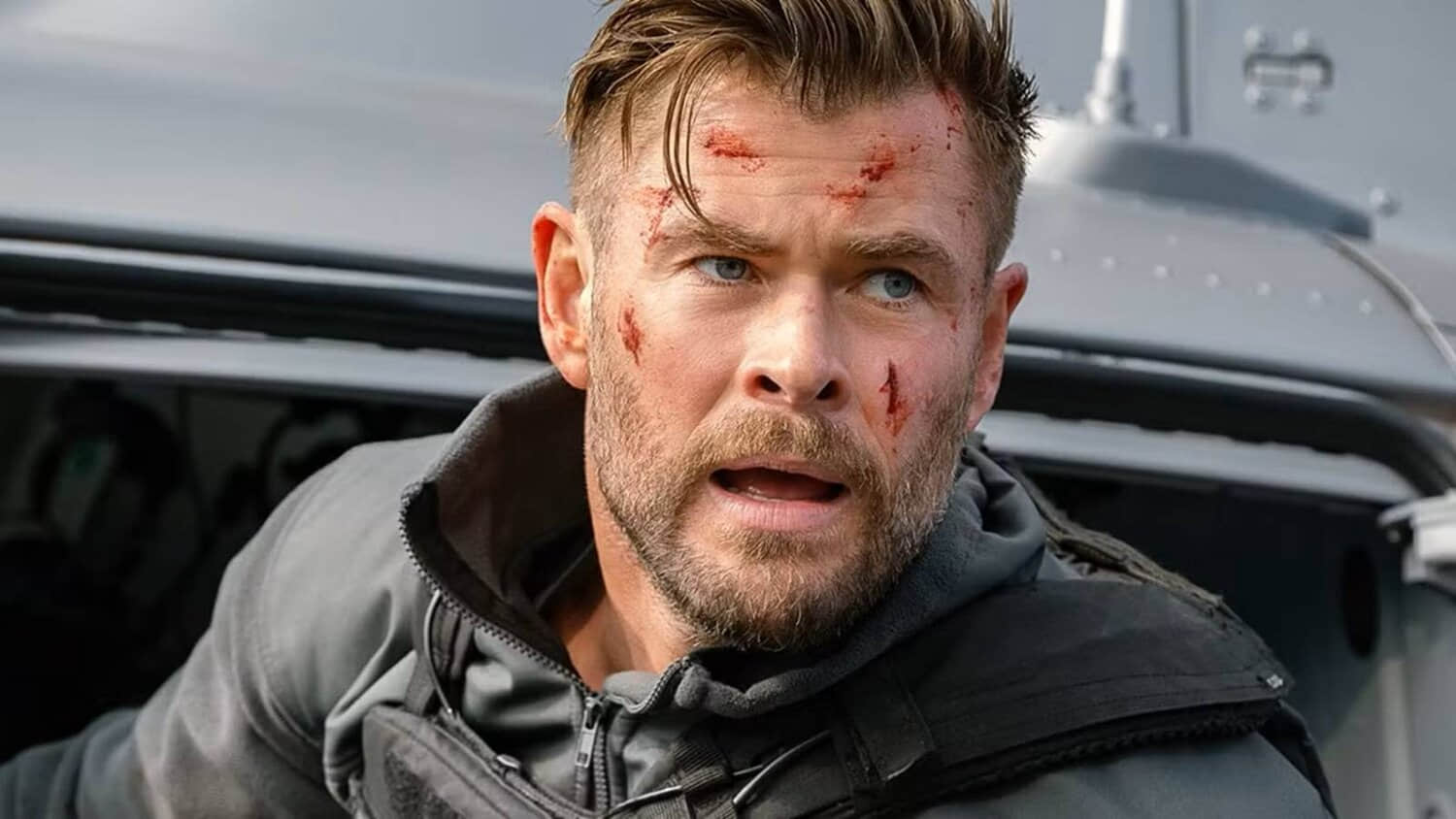 chris-hemsworth-in-extraction-2.jpeg