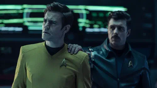 assets/sam-kirk-s-hand-on-jim-kirk-s-shoulder.jpeg