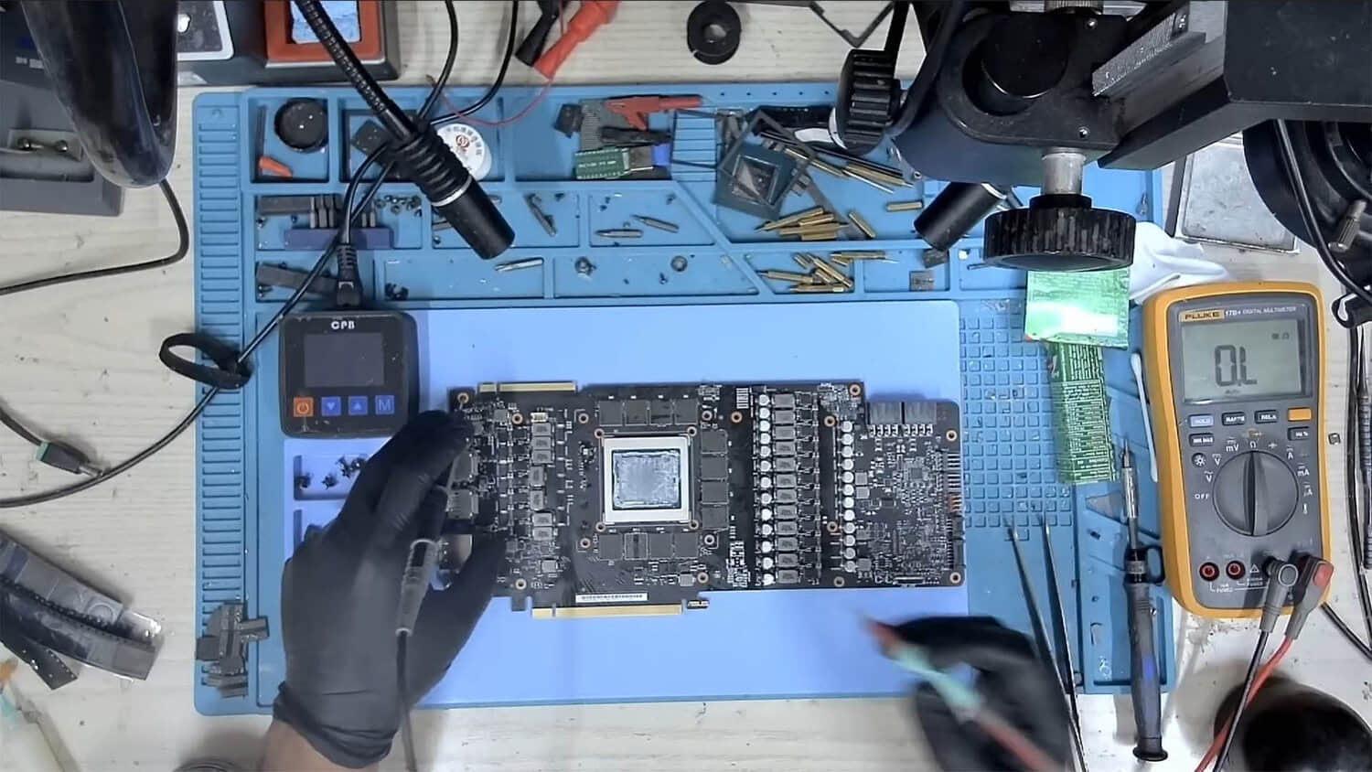 RTX-2080-Ti-memory-upgrade-from-11GB-to-22GB.jpeg