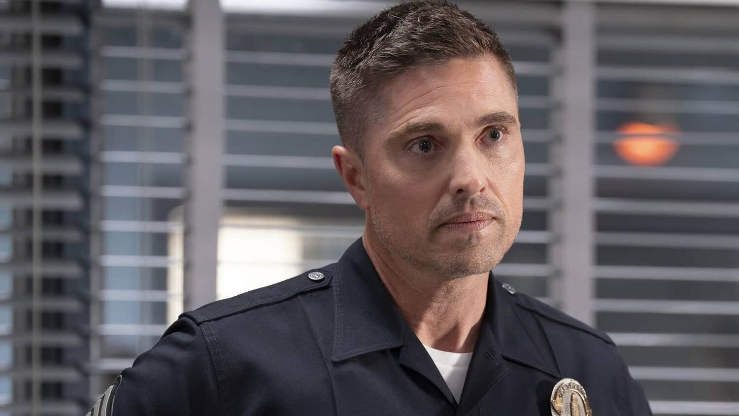 eric-winter-in-the-rookie-finale-the-bandit.jpeg