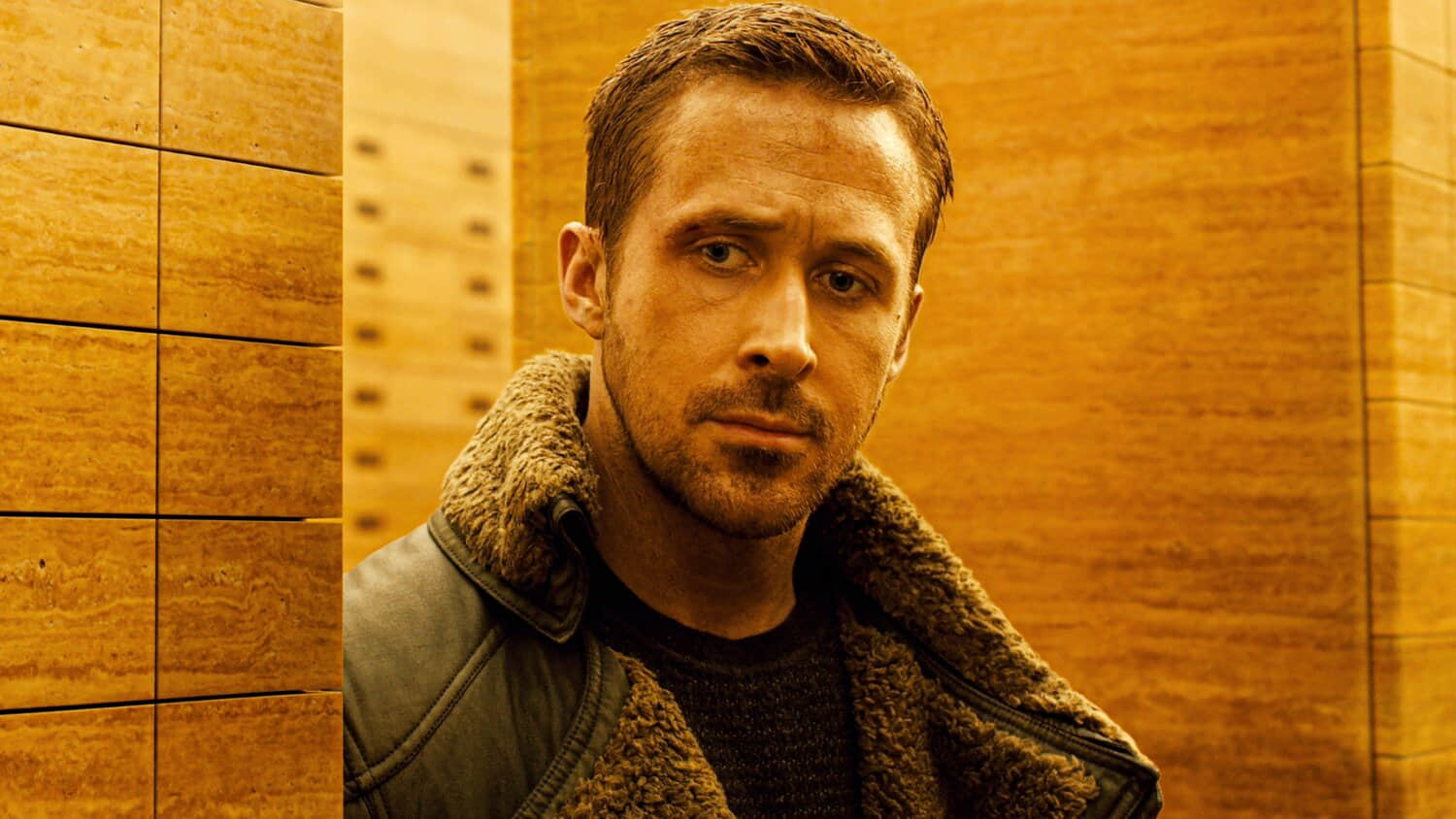 ryan-gosling-s-k-looking-around-a-corner-confused-in-blade-runner-2049.jpeg