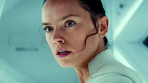 assets/rey-in-the-rise-of-skywalker-1.jpeg