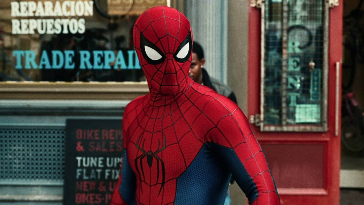 spidey-in-front-of-store-in-spider-man-brand-new-day.jpeg