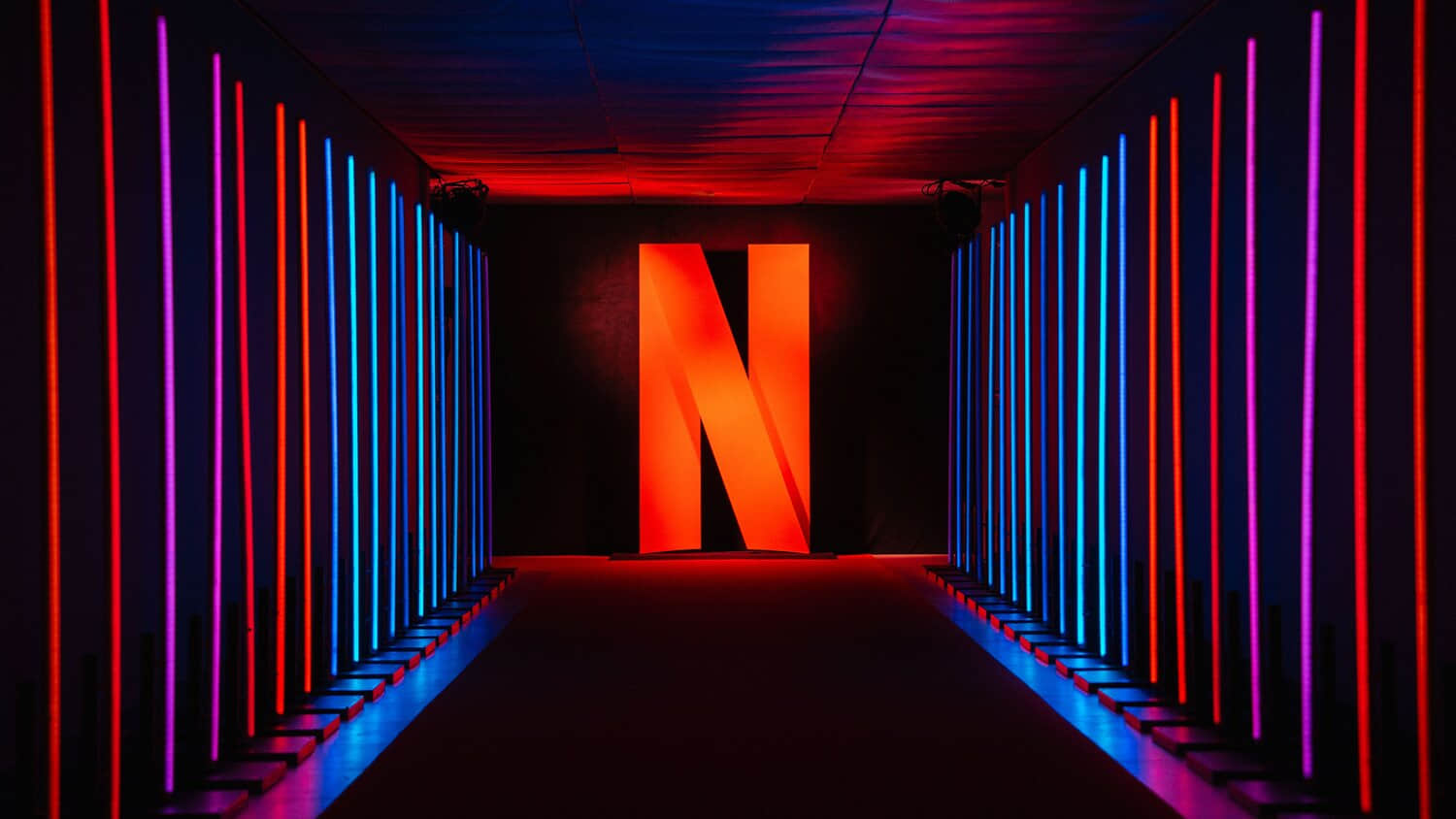 neon-lit-hallway-at-netflix-s-bueno-aires-office.jpeg