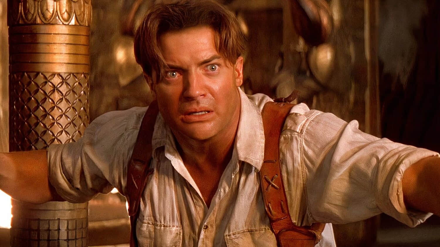 brendan-fraser-looking-stunned-in-the-mummy-4.jpeg