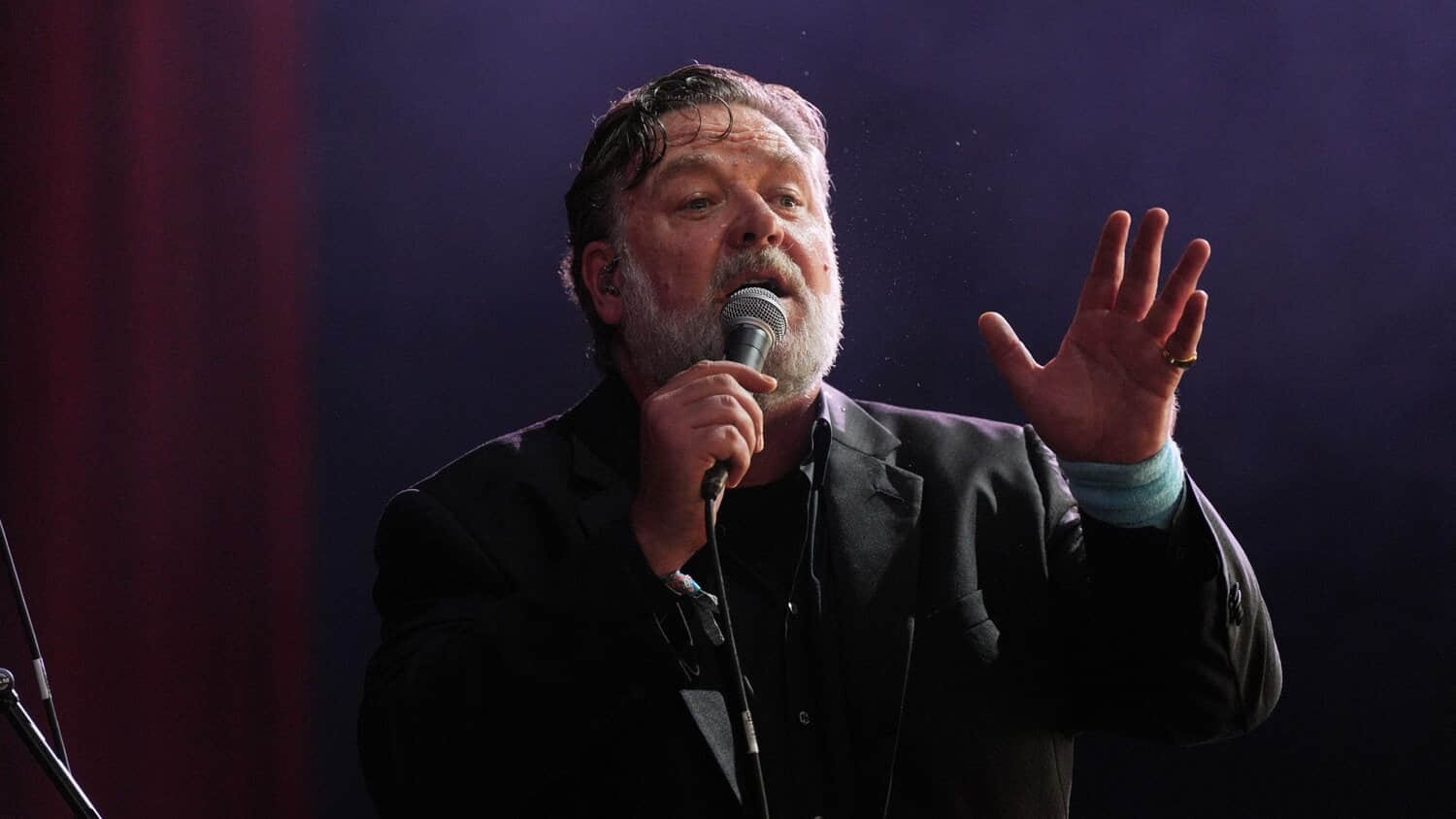 russell-crowe-at-an-event.jpeg