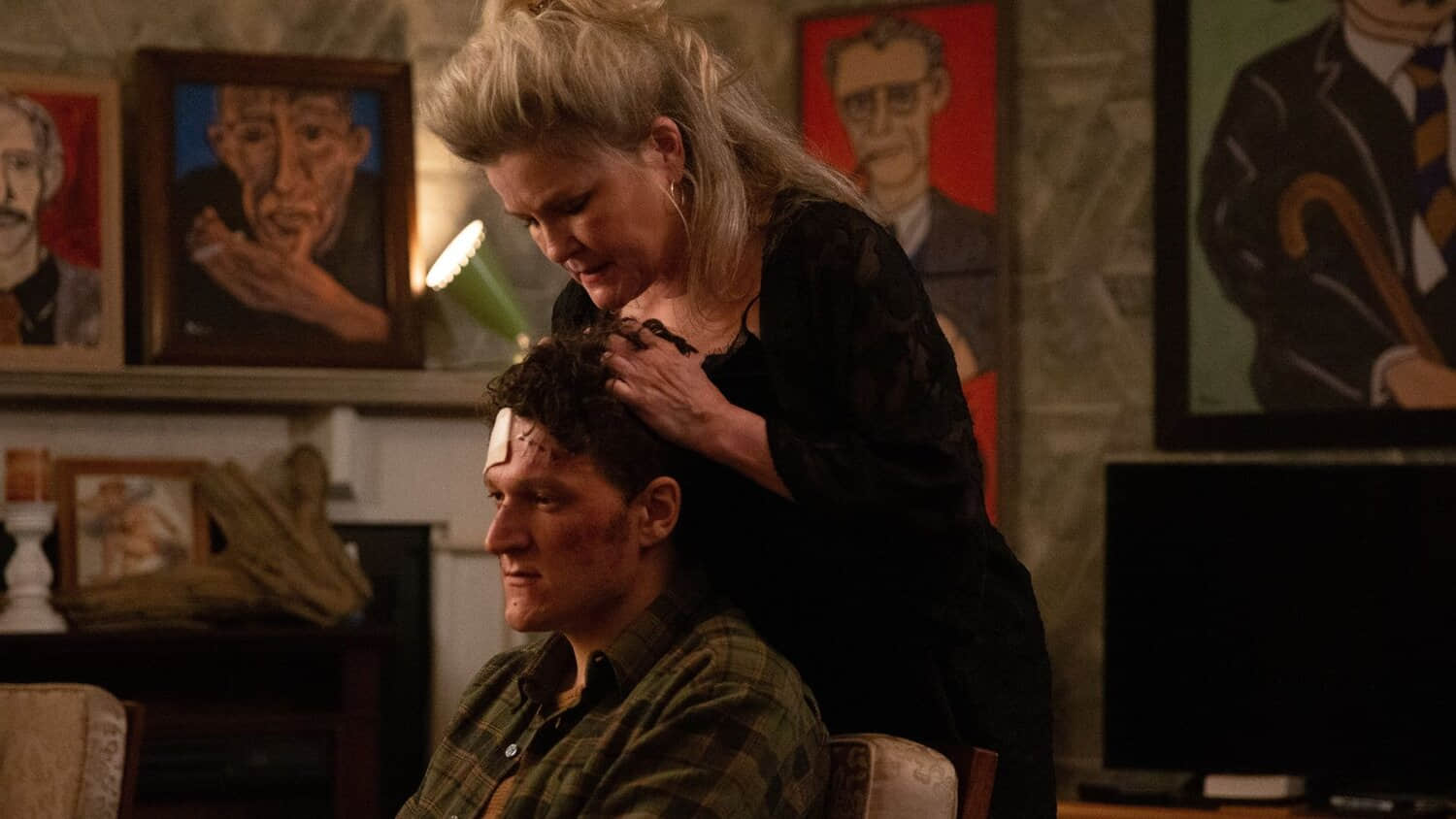 kate-mulgrew-holding-a-head-in-mr-mercedes.jpeg