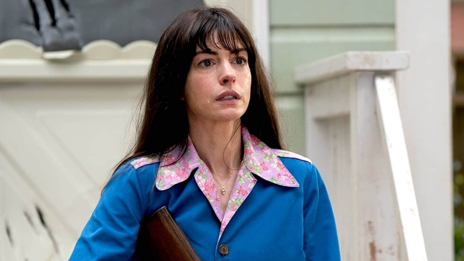 anne-hathaway-in-the-end-of-oak-street.jpeg