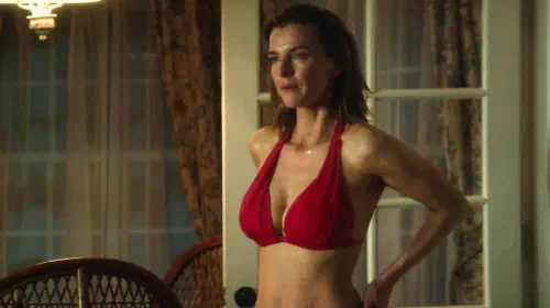 assets/betty-gilpin-three-women-streaming-success-r-rated-starz.jpeg