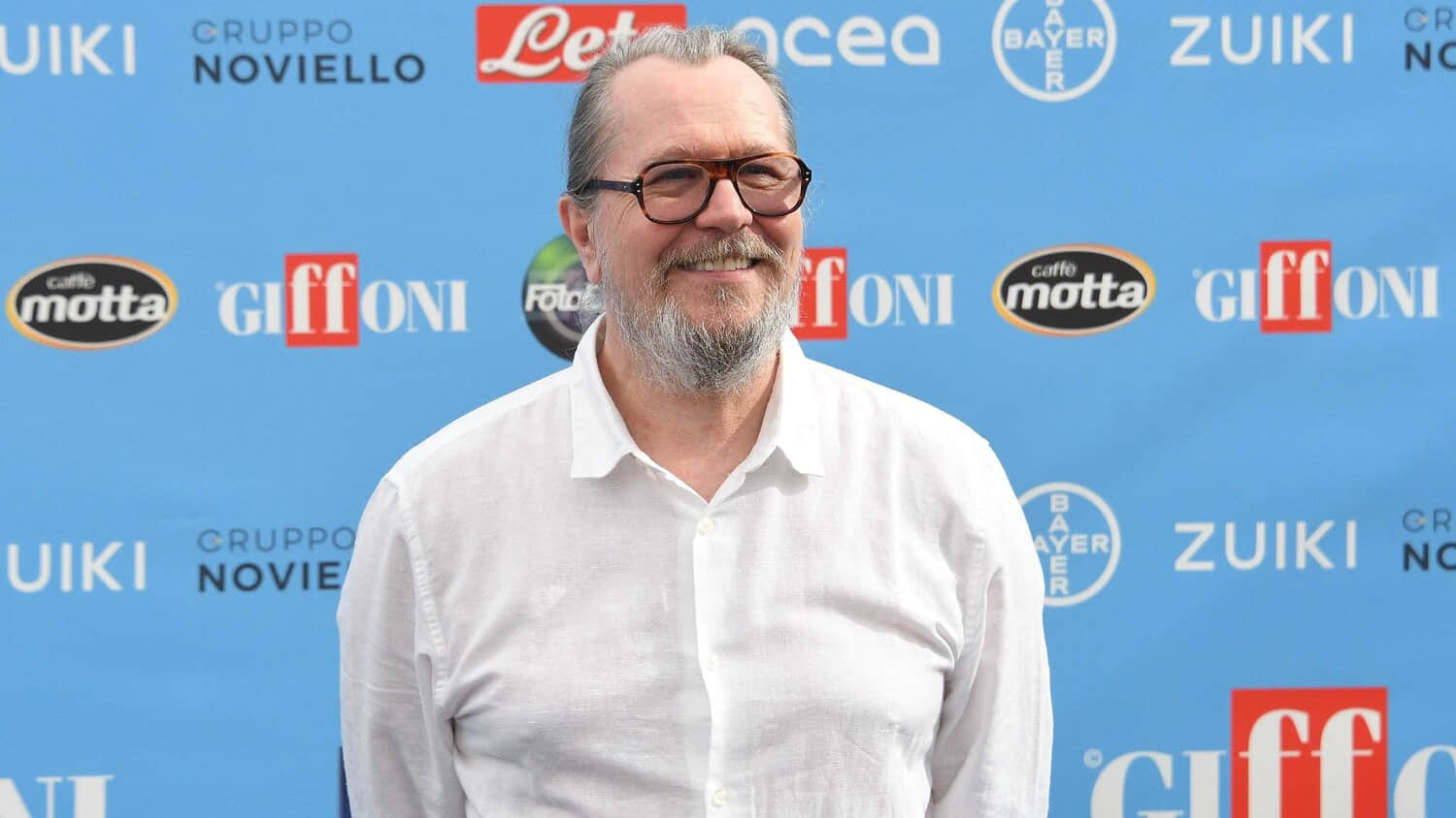 gary-oldman-smiling-at-the-giffoni-film-festival.jpeg