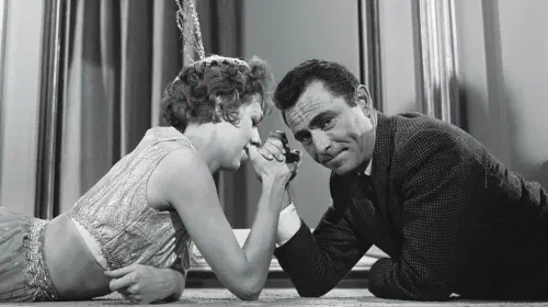 assets/carol-burnett-and-rod-serling-behind-the-scenes-of-the-twilight-zone.jpeg
