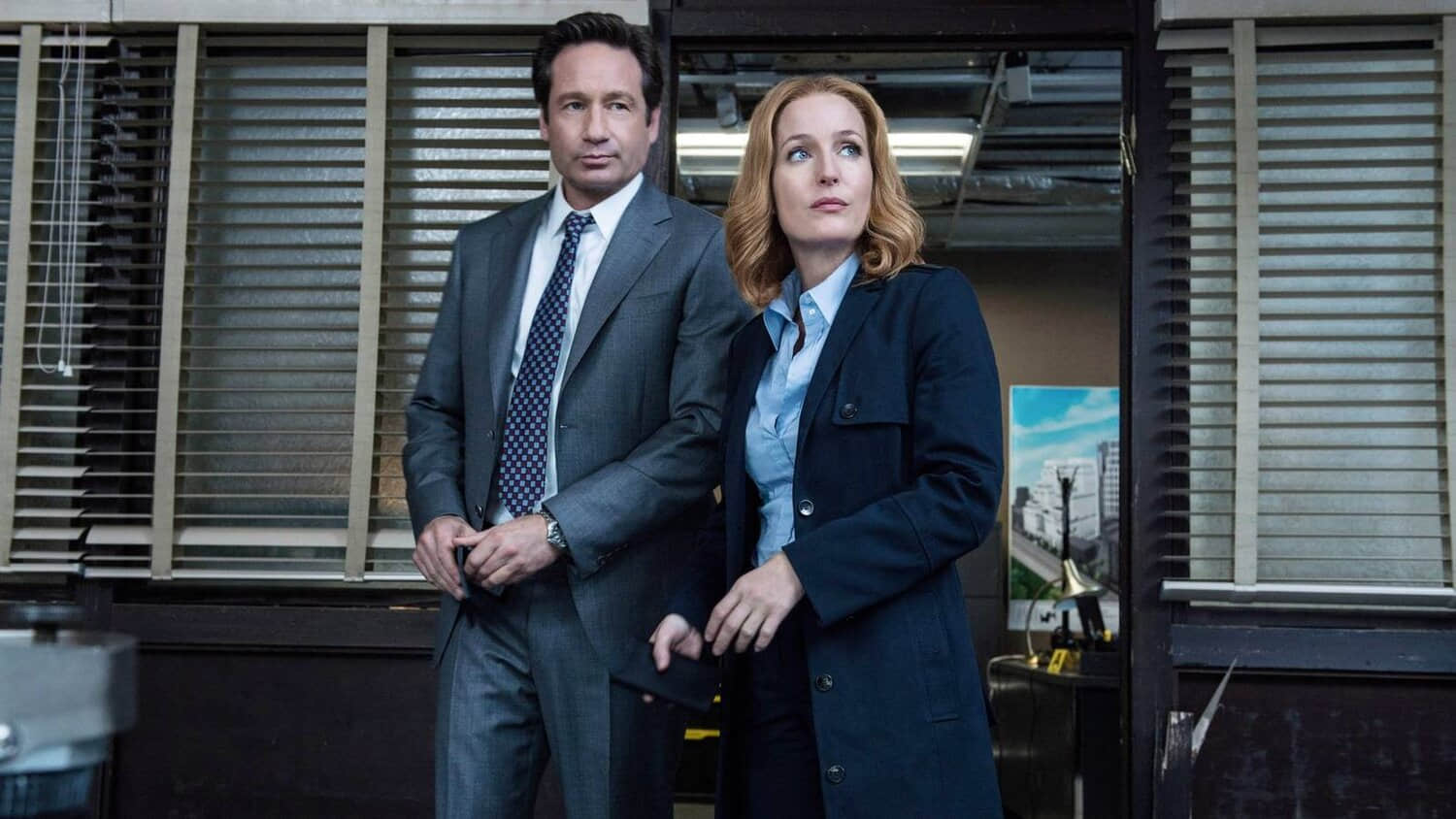 mulder-and-scully-in-the-x-files-season-10-2016.jpeg
