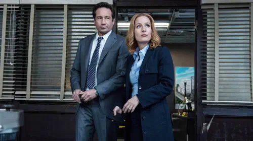assets/mulder-and-scully-in-the-x-files-season-10-2016.jpeg