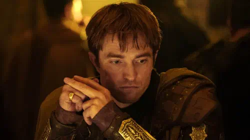 assets/dc-fans-find-robert-pattinsons-best-dcu-role-not-batman.jpeg