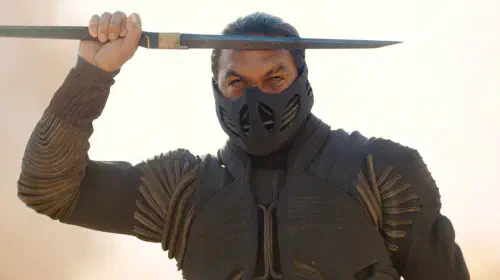 assets/jason-momoa-as-duncan-idaho-doing-the-knife-pose-in-dune-part-3.jpeg