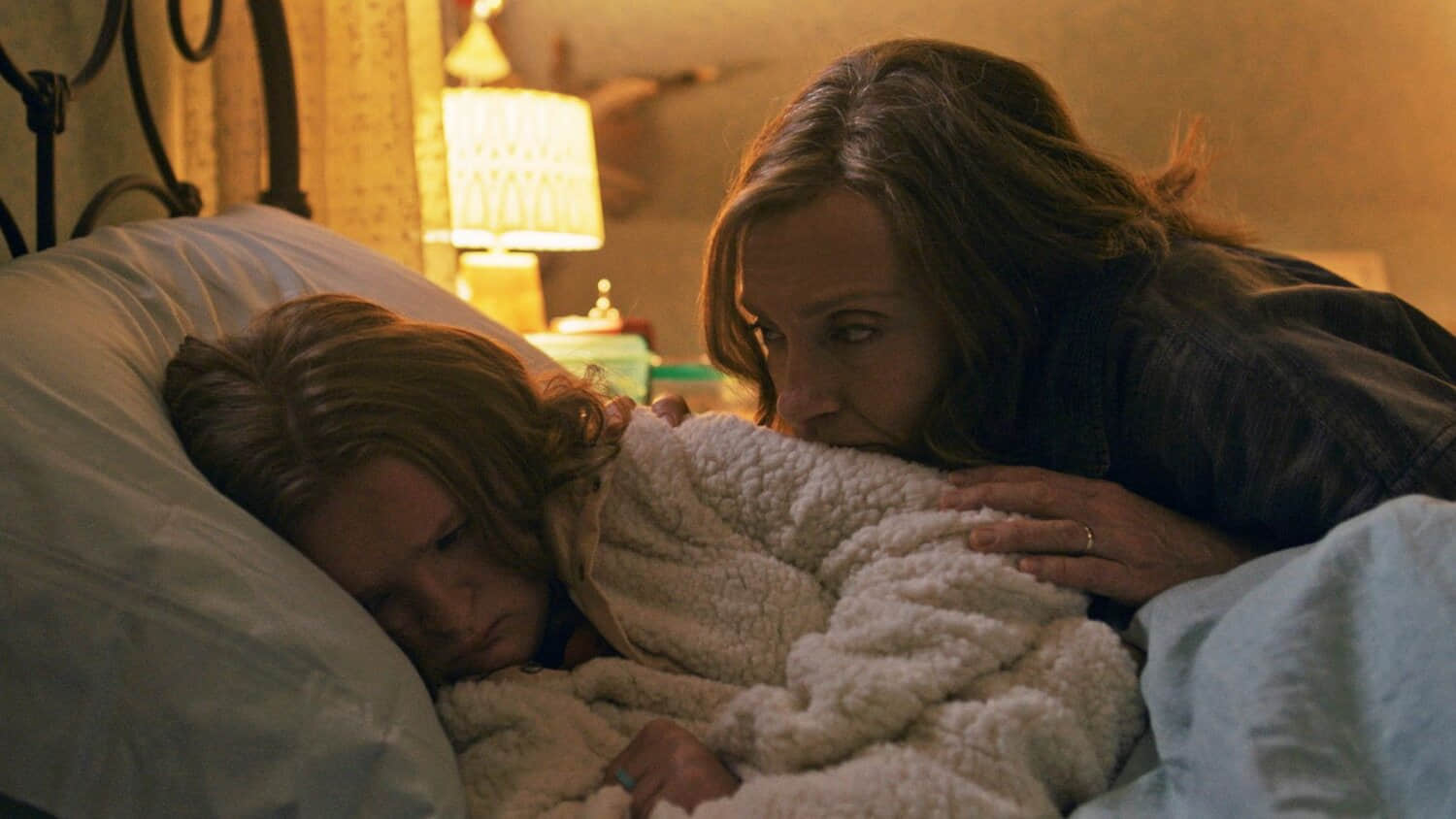 milly-shapiro-and-toni-collette-in-hereditary.jpeg