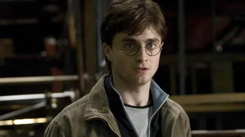 assets/harry-potter-looks-shocked-in-harry-potter-and-the-deathly-hallows.jpeg