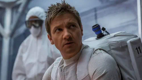 assets/jeremy-renner-arrival-denis-villeneuve-dune-scifi-streaming-free-tubi.jpeg