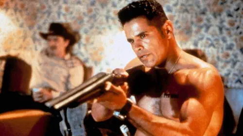 assets/from-dusk-till-dawn-quentin-tarantino-action-fantasy-1.jpeg