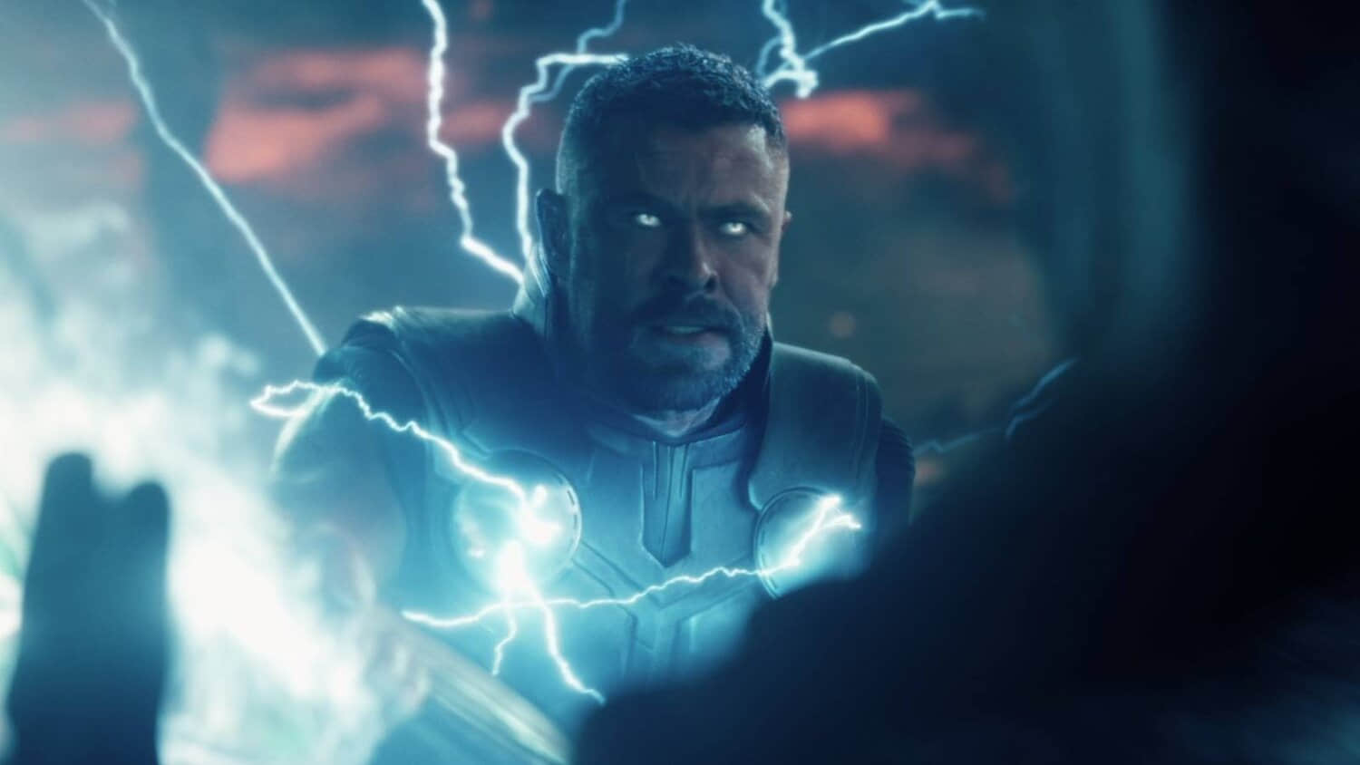 thor-fighting-doctor-doom-in-avengers-doomsday.jpeg