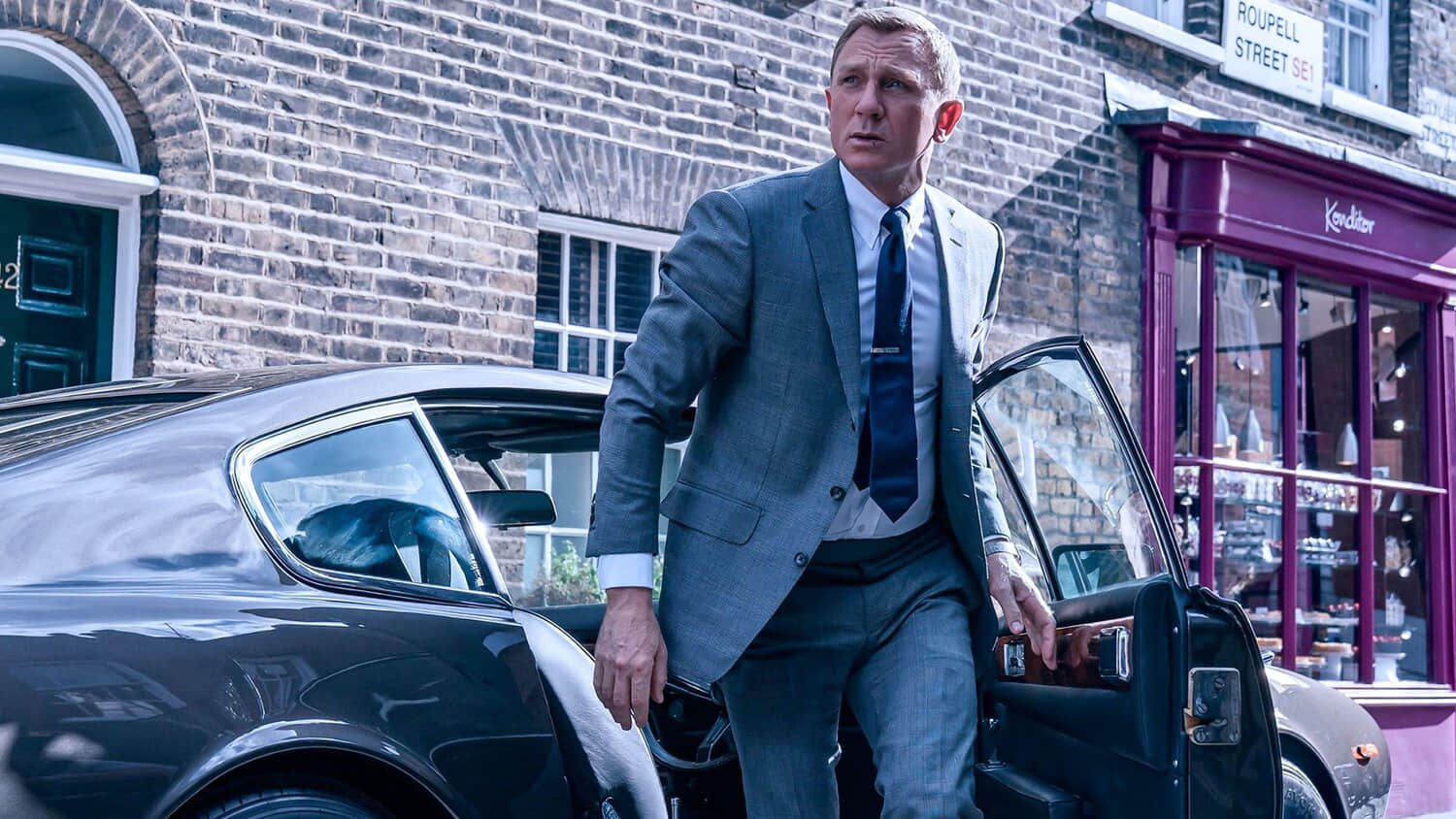 daniel-craig-as-james-bond-in-no-time-to-die.jpeg