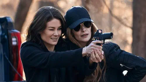 assets/jaime-ray-newman-in-the-hunting-wives-s2.jpeg