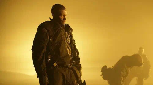 assets/jake-gyllenhaal-injarhead.jpeg