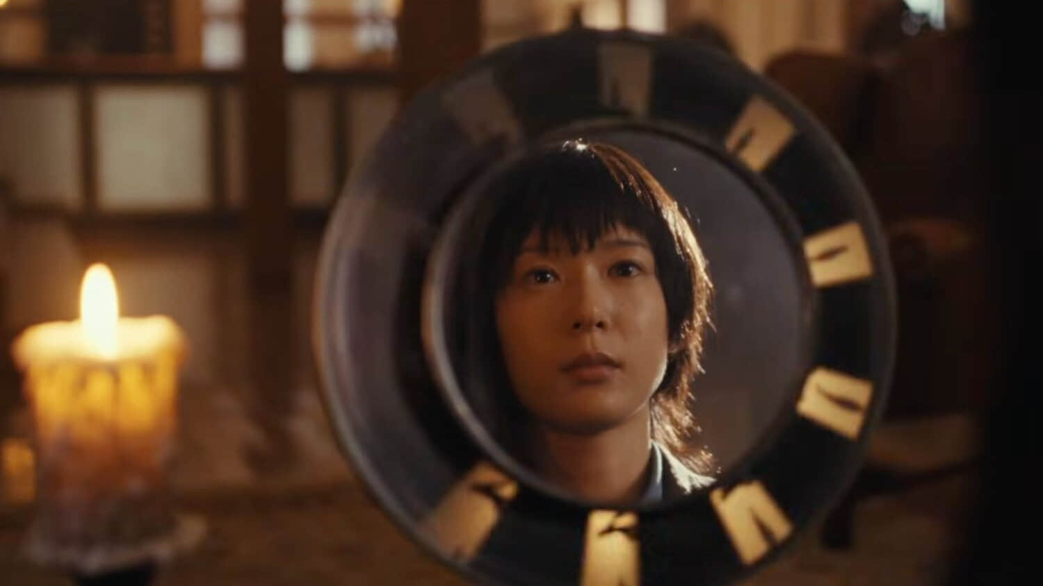 moeka-hoshi-looking-at-herself-in-the-mirror-in-never-after-dark.jpeg