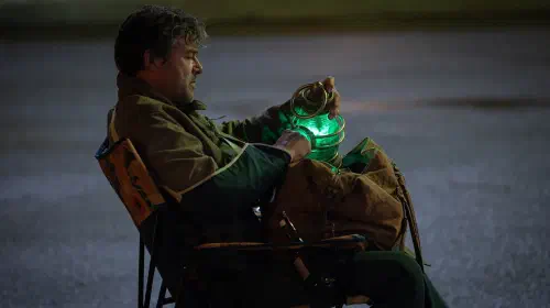 assets/kyle-chandler-in-lanterns-episode-2.jpeg
