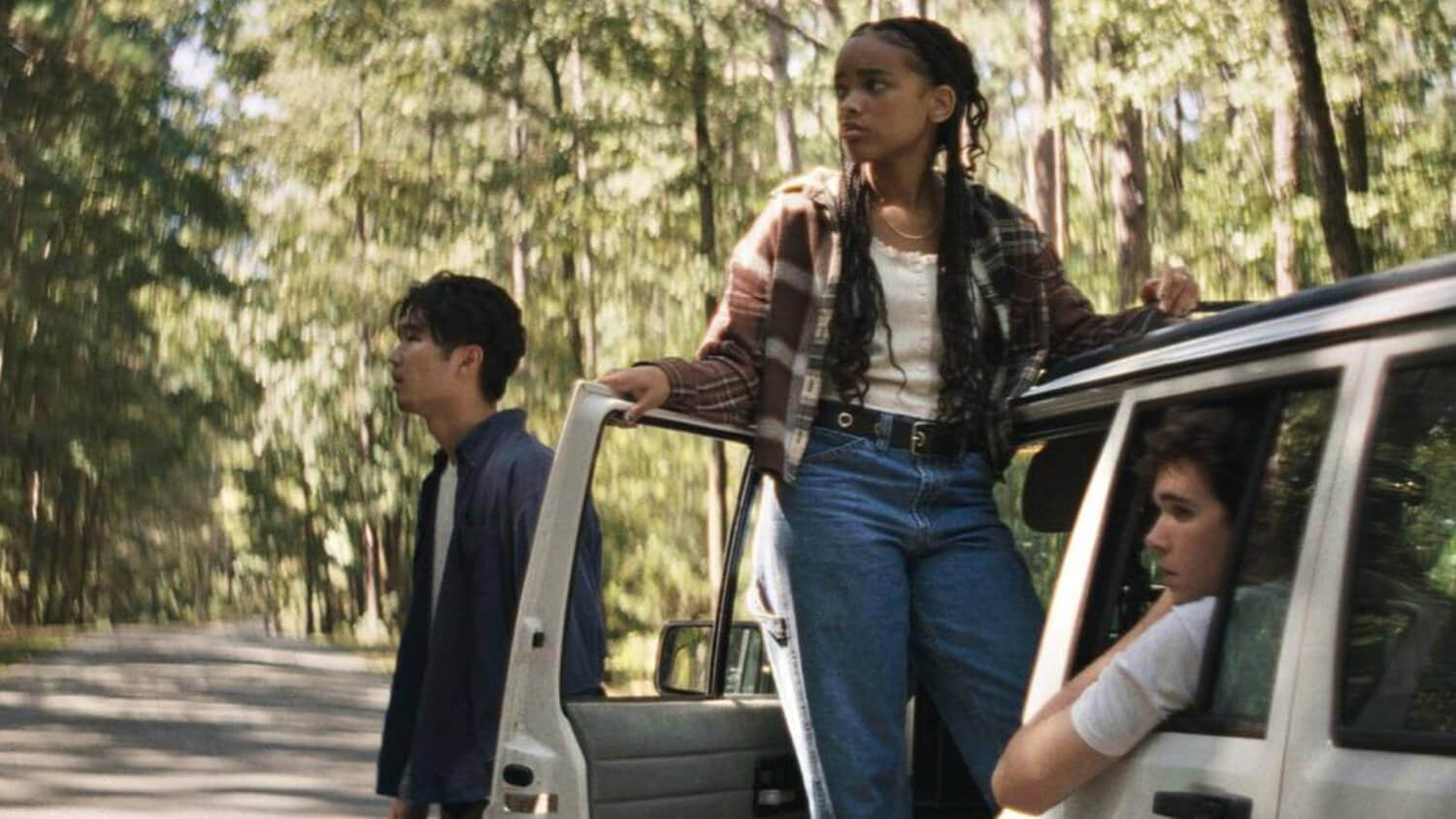 kids-in-and-around-a-white-car-in-the-2025-movie-it-ends-at-sxsw.jpeg