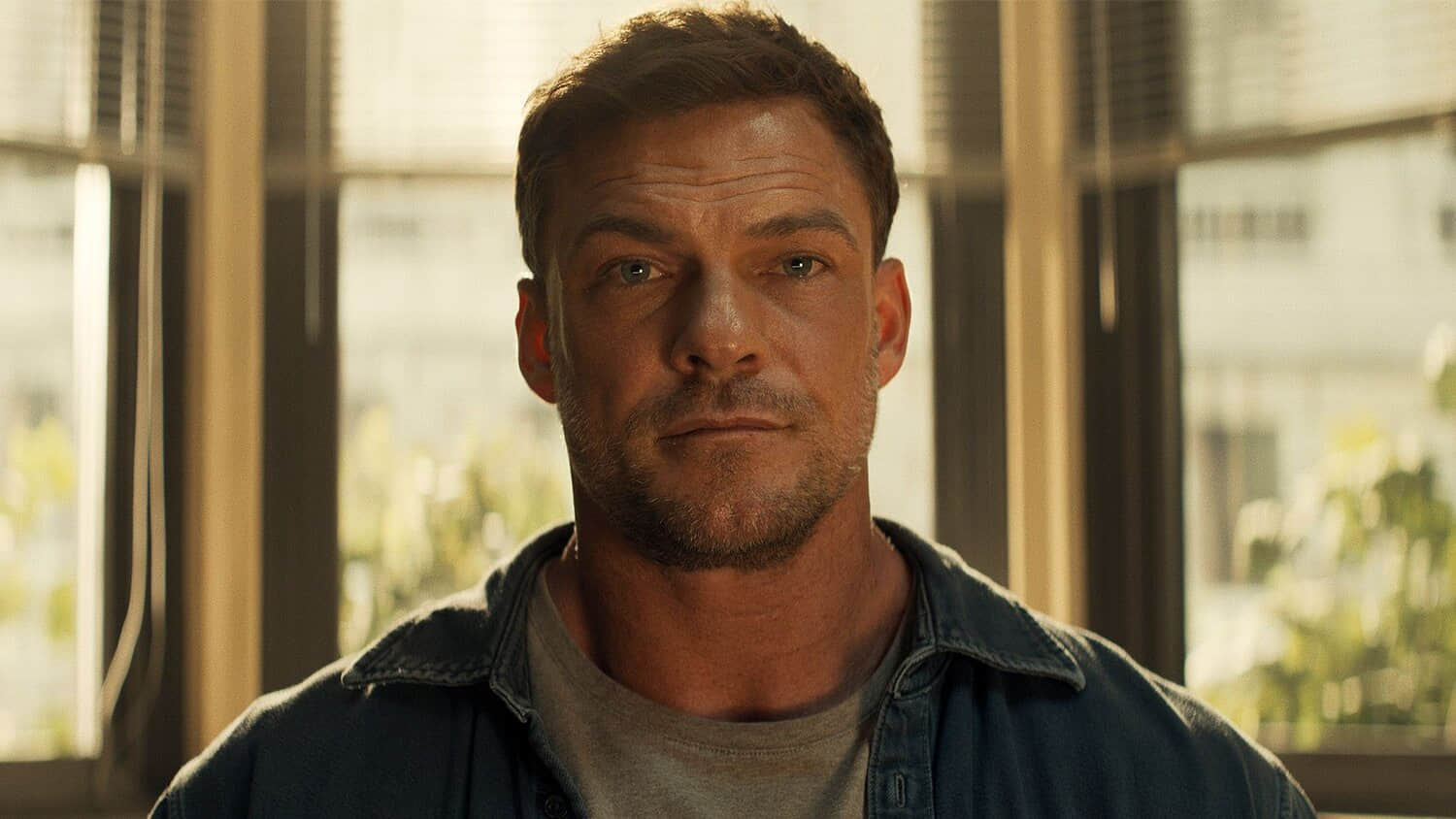 alan-ritchson-as-reacher-in-reacher-season-4.jpeg