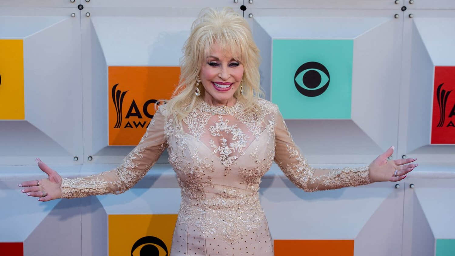 dolly-parton-red-carpet.jpeg
