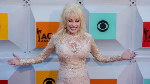 assets/dolly-parton-red-carpet.jpeg